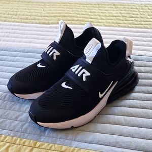 Nike Air max 270 black and white sneakers